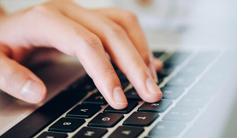 Formulario y datos de contacto para servicios de reformas en Donostia